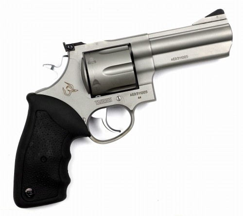 TAURUS 44