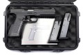 Pistolet STRIKE ONE OR Arsenal Firearms - zawartość walizki