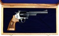 S&W Model 29 - drewniane pudełko