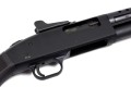 Strzelba Mossberg 590 - okno wyrzutowe i system spustowy