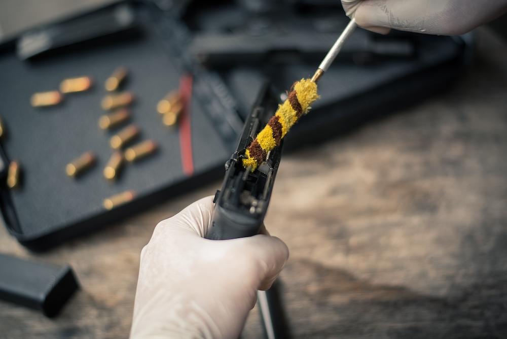Czyszczenie broni – podstawy, o których musimy pamiętać